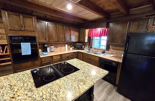 Ashley Oaks Cabin | Beaver Creek Cabin in Knoxville: Kick Back Or Kayak