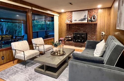Rambo Riviera House | Beaver Lake Escape Sunset View Trails