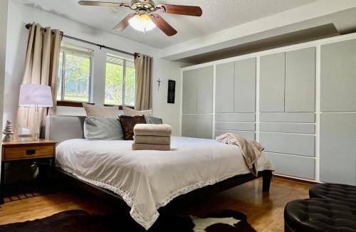 Rambo Riviera House | Beaver Lake Escape Sunset View Trails