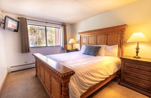 Peak 9 Apartment | Beaver Run Resort Ski-InSki Out Pools Hot Tubs