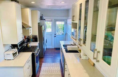 East Sacramento House | Bebedeux - Charming & Clean Classic in the Fab 40s