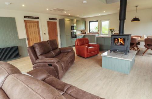 Settle House | Beckdale