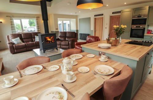 Settle House | Beckdale