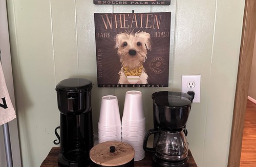 Partridge House | Bed and Biscuit Inn Pet friendly ! Near Kingdom come park & Pine mtn.