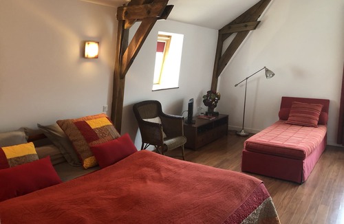 Chateauneuf-les-Bains Bed & Breakfast | Bed and Breakfast Du Moulin De Lachaux, Auvergne, Puy de Dôme, France.