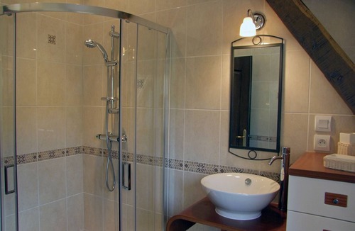 Chateauneuf-les-Bains Bed & Breakfast | Bed and Breakfast Du Moulin De Lachaux, Auvergne, Puy de Dôme, France.
