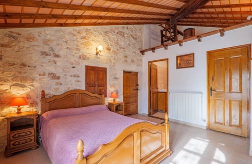 La Garde-Adhemar Bed & Breakfast | Bed and Breakfast 'Fanny' with Shared Pool, Shared Garden and Wi-Fi