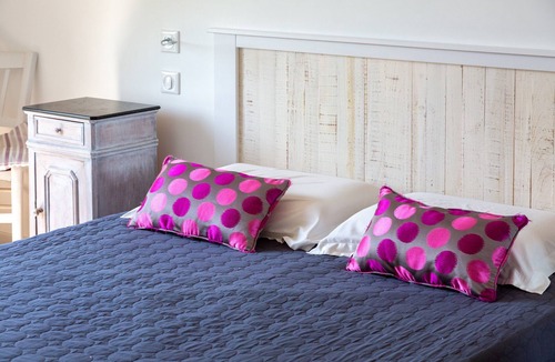 Moelan-sur-Mer Bed & Breakfast | Bed and Breakfast 'Cap À L'ouest' with Shared Terrace, Shared Garden and Wi-Fi