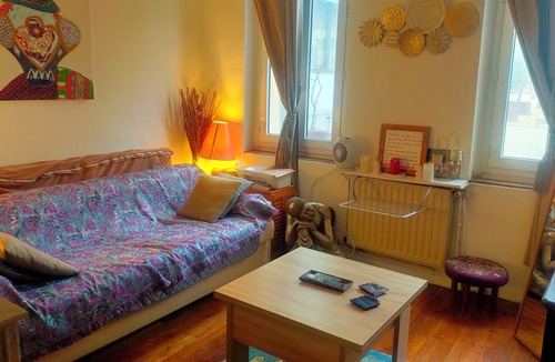 Perrache Apartment | Bed and breakfast, 2 steps from Perrache train station! (From 1 to 5 people)