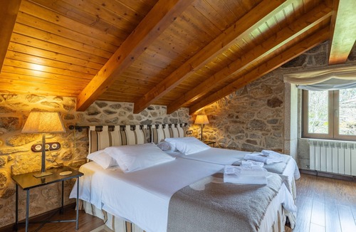 Camarinas Bed & Breakfast | Bed and Breakfast 'Arao' with Private Garden and Wi-Fi