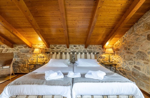 Camarinas Bed & Breakfast | Bed and Breakfast 'Arao' with Private Garden and Wi-Fi