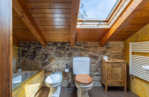 Camarinas Bed & Breakfast | Bed and Breakfast 'Arao' with Private Garden and Wi-Fi