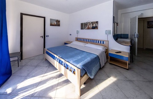Pozzallo Bed & Breakfast | Bed and Breakfast Brezza Marina e Ristorante Shoreline