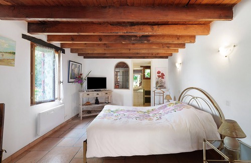Prigonrieux Bed & Breakfast | Bed and Breakfast 'Chambre Double Carpediem Bergerac' with Shared Garden, Wi-Fi and Air Conditioning