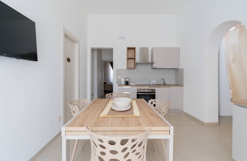 Galatone Apartment | Bed and Breakfast 'Camera Bonny' with Balcony, Wi-Fi and Air Conditioning