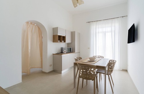Galatone Bed & Breakfast | Bed and Breakfast 'Camera Jacky' with Balcony, Wi-Fi and Air Conditioning