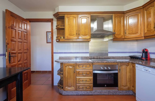 Areas Bed & Breakfast | Bed and Breakfast "Casa Rectoral Habitacion Triple 4" with Mountain View, Shared Pool & Wi-Fi