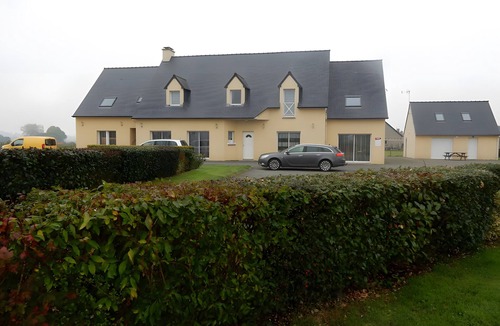 Courtils Bed & Breakfast | Bed and Breakfast 'Chambre Grise' with Shared Garden and Wi-Fi