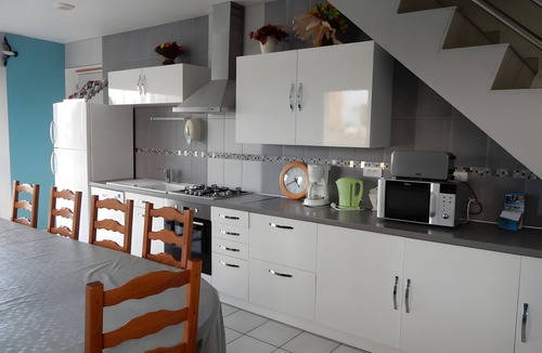 Courtils Bed & Breakfast | Bed and Breakfast 'Chambre Verte' with Shared Garden and Wi-Fi