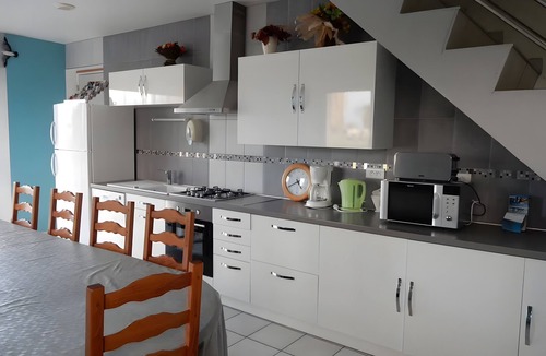 Courtils Bed & Breakfast | Bed and Breakfast 'Chambre Verte' with Shared Garden and Wi-Fi
