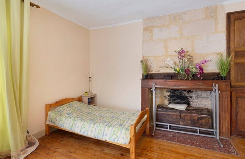 Grolejac Bed & Breakfast | Bed and Breakfast 'Chambre Verte' with Private Terrace, Shared Garden and Wi-Fi