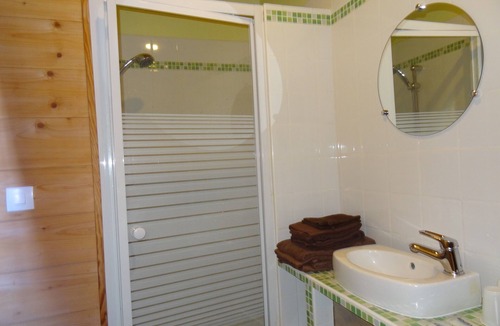 Allouis Bed & Breakfast | Bed and Breakfast 'Chambre 2'