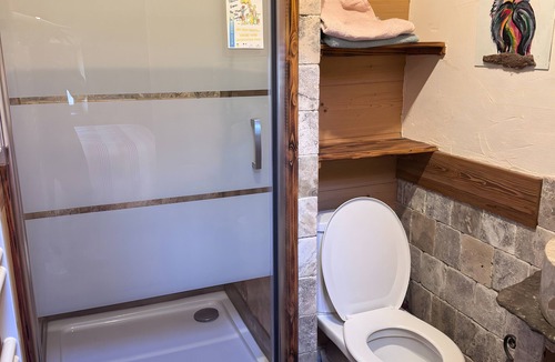 Lafarre Bed & Breakfast | Bed and Breakfast 'Chambre Les Amoureux' with Mountain View, Shared Garden and Wi-Fi