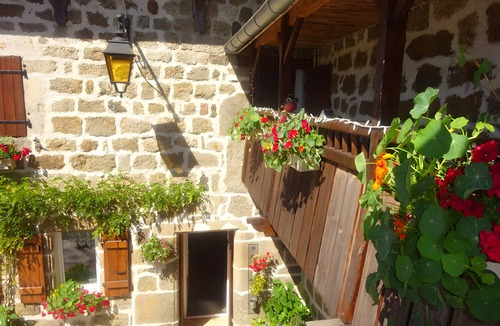 Lafarre Bed & Breakfast | Bed and Breakfast 'Chambre Narcisse' with Mountain View, Shared Garden and Wi-Fi