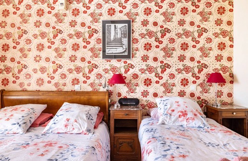 Sanxay Bed & Breakfast | Bed and Breakfast 'Chambre Klimt' with Shared Pool, Shared Terrace and Wi-Fi