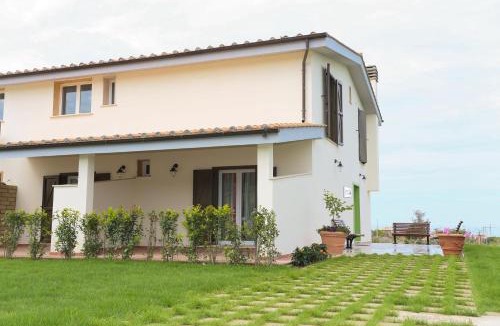Civitavecchia Bed & Breakfast | Bed and Breakfast Country Cottage