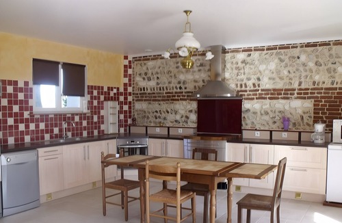 Saint-Leonard Bed & Breakfast | Bed and Breakfast 'Chambre La Mer' with Wi-Fi
