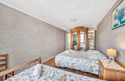 Saint-Verand Bed & Breakfast | Bed and Breakfast 'Chambre Verte' with Mountain View, Shared Terrace and Wi-Fi