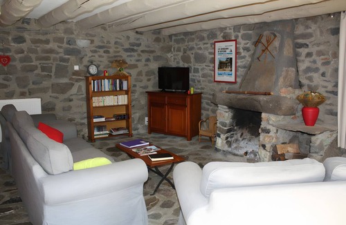 Faverolles Bed & Breakfast | Bed and Breakfast 'Chaudes Aigues'