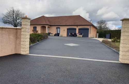 Saint-Yan Bed & Breakfast | Bed and breakfast in country house