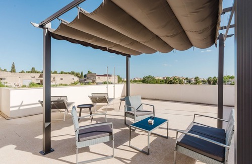 Castelvetrano Apartment | Bed And Breakfast Champagneria 'Room 4' with Shared Terrace, Wi-Fi and Air Conditioning