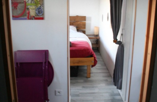 Senonches Bed & Breakfast | Bed and Breakfast 'La Chambre Potager' with Shared Terrace, Shared Garden and Wi-Fi