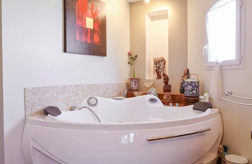 Veyssilieu Bed & Breakfast | Bed and Breakfast 'Maison D'hotes Dolce Vita' with Mountain View, Shared Pool and Wi-Fi