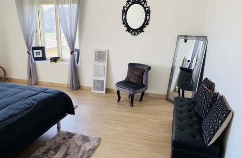 Savigny House | BED AND BREAKFAST NEAR LYON