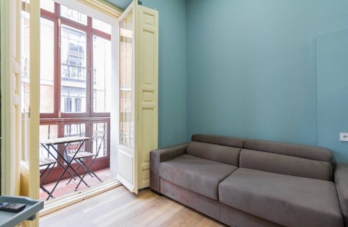 Golden Triangle of Art Bed & Breakfast | BED AND BREAKFAST ONLY HUERTAS-2