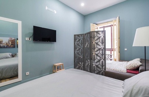 Golden Triangle of Art Bed & Breakfast | BED AND BREAKFAST ONLY HUERTAS-2