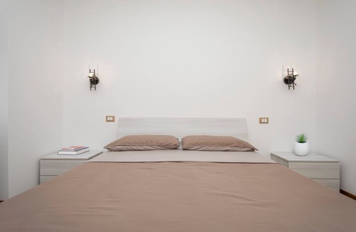 Bronte Bed & Breakfast | Bed and Breakfast 'Sentiti A Casa' with Wi-Fi and Air Conditioning