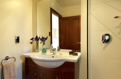 Speargrass Flat Cabin | Bed and Breakfast with Luxury Room near Queenstown on New Zealand's South Island