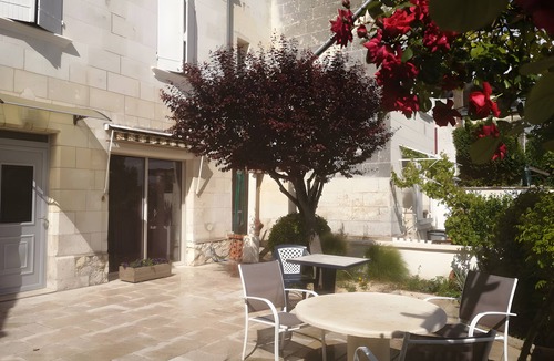 Montrichard Bed & Breakfast | Bed and Breakfast 'Les Chambres Du Faubourg 2' with Private Garden and Wi-Fi