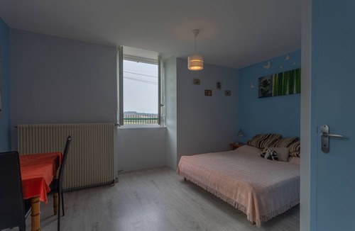 Piets-Plasence-Moustrou Bed & Breakfast | Bed and Breakfast 'Ticounat' with Wi-Fi and Air Conditioning