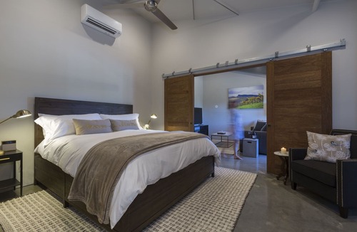 Clear Lake Bed & Breakfast | Bed & Barrel at Stonehouse Cellars