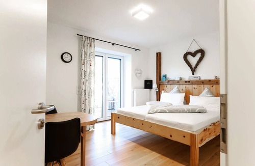 Essing Bed & Breakfast | Bed & Breakfast room "Vika" - for 4 persons in Essing
