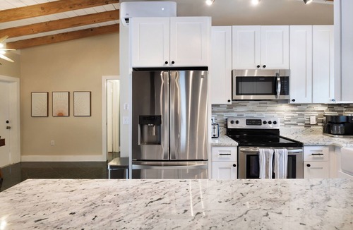 Boynton Beach Bed & Breakfast | Bed Breakfast w/Coldplunge, Sauna and Heated Pool