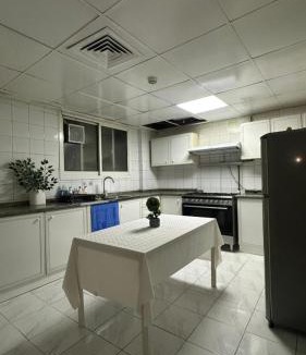 Sharjah Hostel | Bed space in Luxury hostel - سرير مفردفي شقة فندقية
