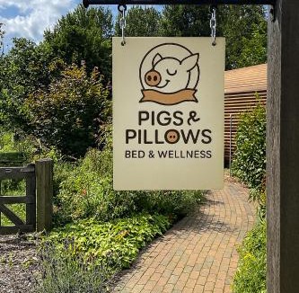 Almere House | Bed & Wellness Pigs and Pillows with private hottub and sauna and tandembike rental included in price near Amsterdam