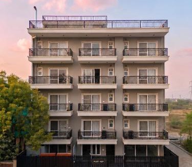 Sector 39 Hotel | Bedchambers Aparthotel Near Medanta Hospital,Gurugram